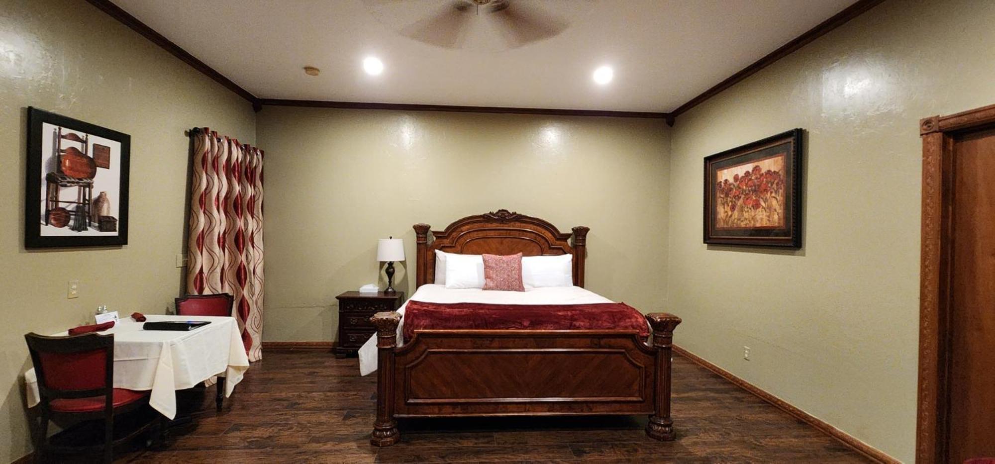 The Whispering Pines Inn Norman Esterno foto