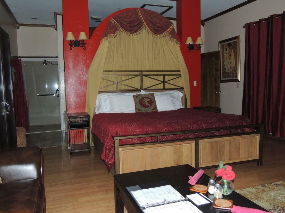 The Whispering Pines Inn Norman Esterno foto