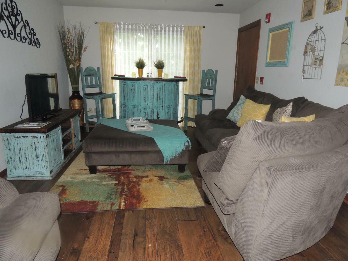The Whispering Pines Inn Norman Esterno foto