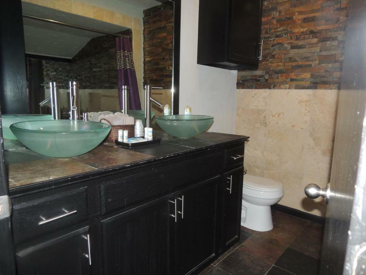 The Whispering Pines Inn Norman Esterno foto