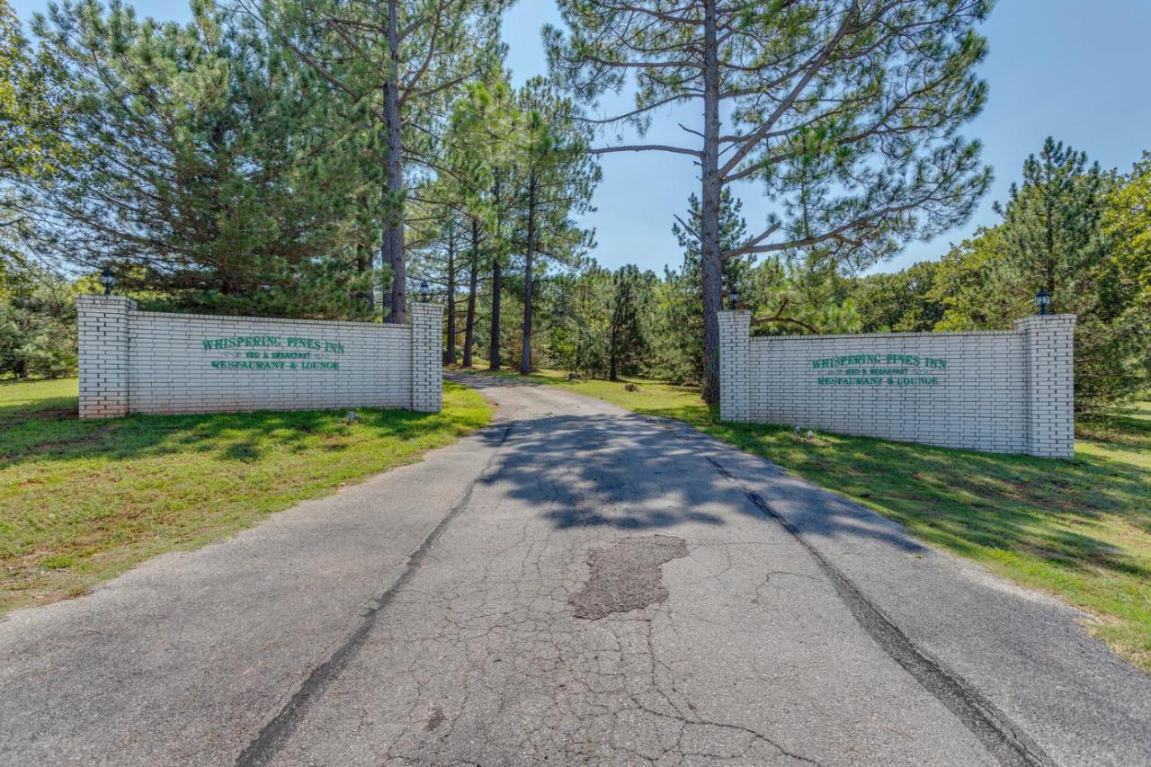 The Whispering Pines Inn Norman Esterno foto