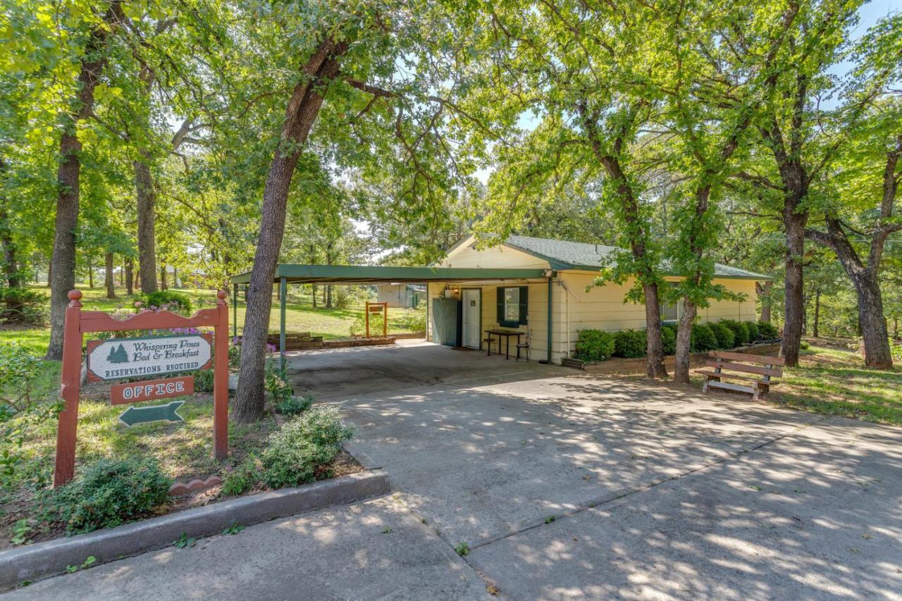 The Whispering Pines Inn Norman Esterno foto
