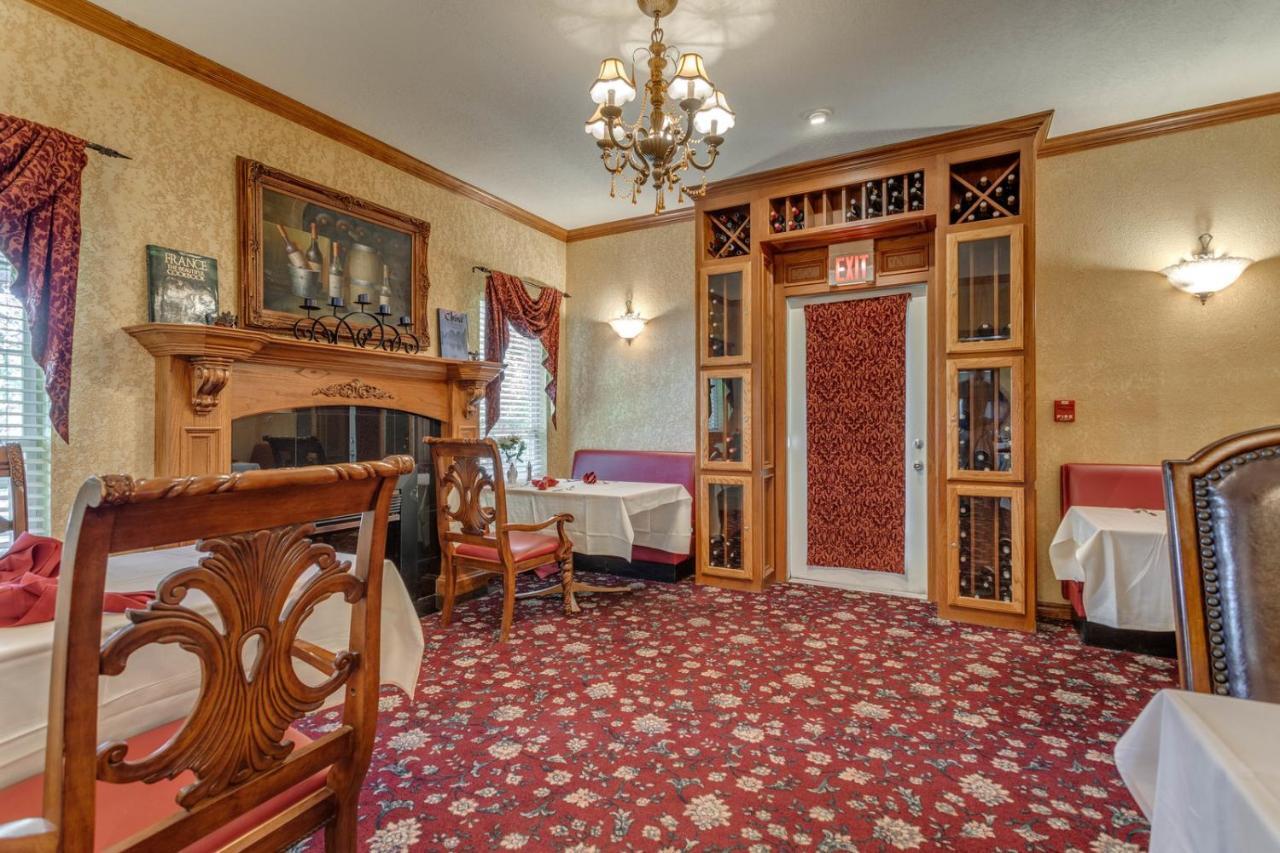 The Whispering Pines Inn Norman Esterno foto