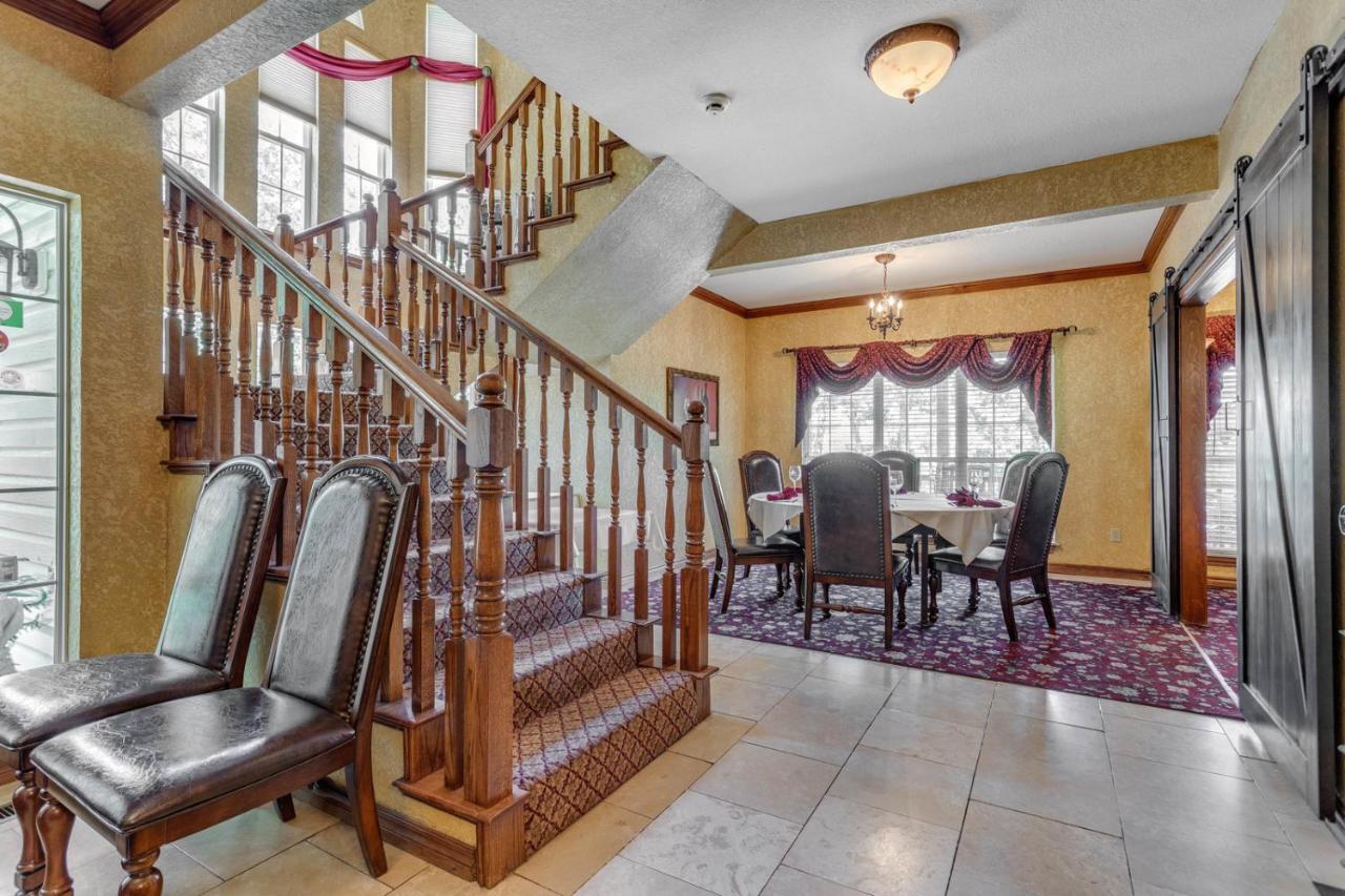 The Whispering Pines Inn Norman Esterno foto